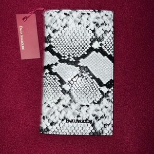 Enzo Angiolini Snakeskin Print Travel Wallet**NEW W/TAGS**